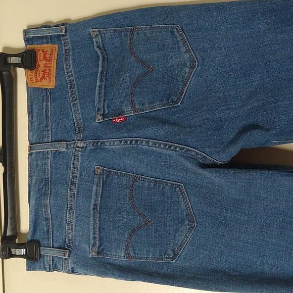 Levi's 724 High Rise Straight Leg Crop Jeans Mid Blue Wash Size 28 - Picture 6 of 17